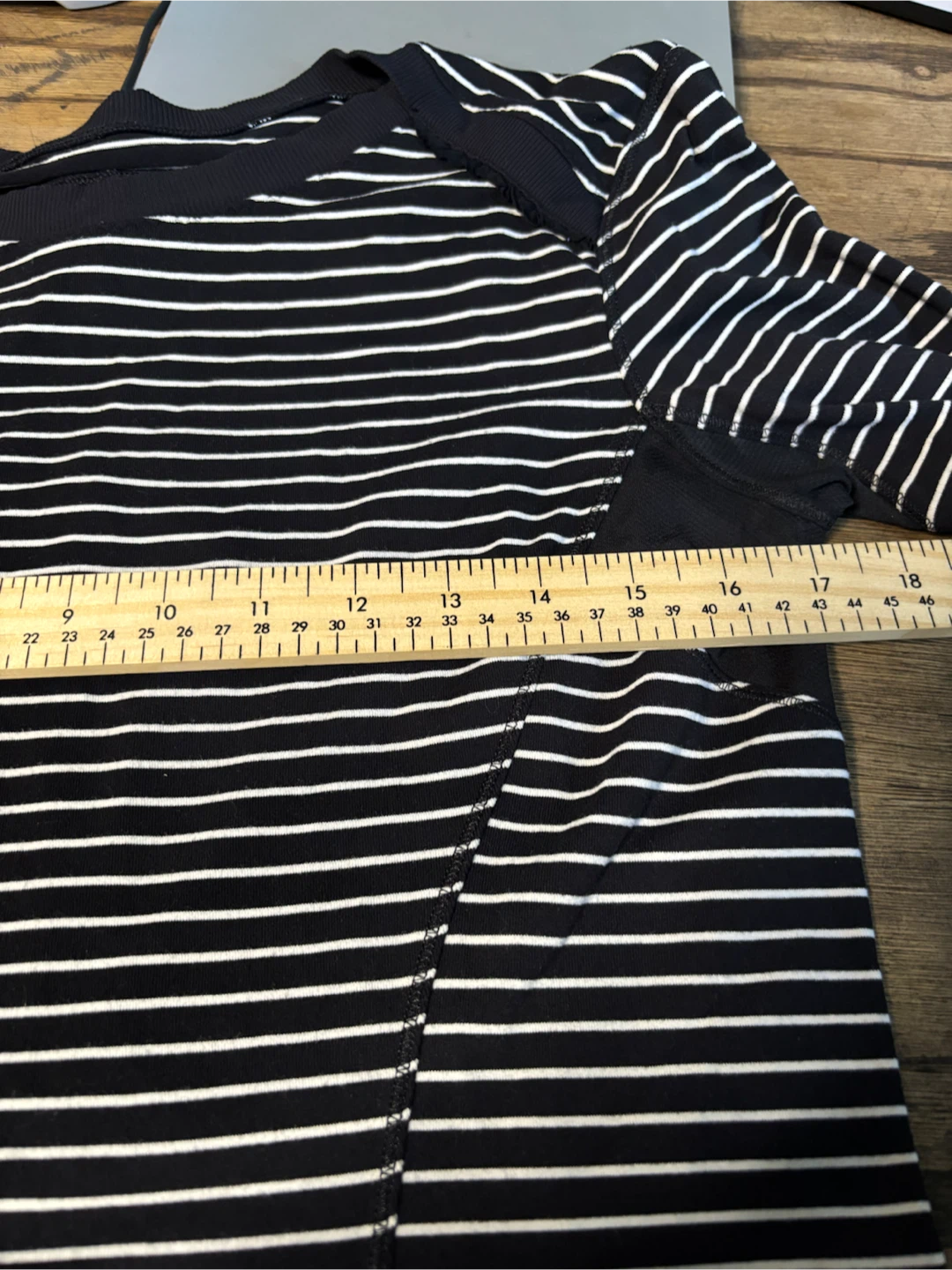 Lululemon Black and White Striped Long Sleeve - photo 2