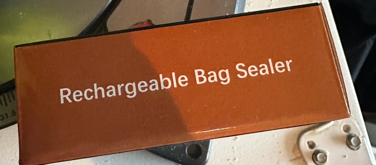 Rechargeable Bag Sealer Model FKJ02 - photo 3