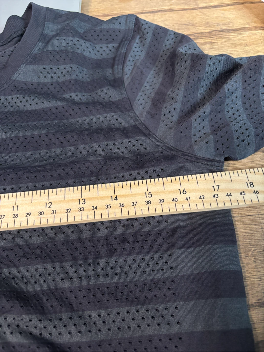 Lululemon Perforated Long Sleeve Shirt - photo 3