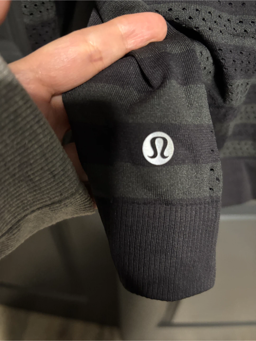 Lululemon Perforated Long Sleeve Shirt - photo 4