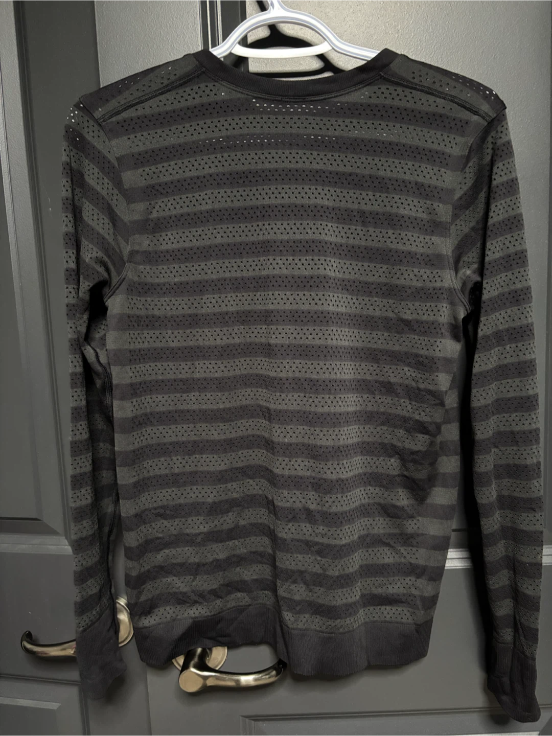 Lululemon Perforated Long Sleeve Shirt - photo 5