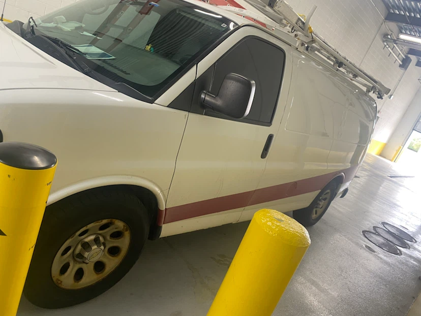 Chevrolet Express Cargo Van - photo 2
