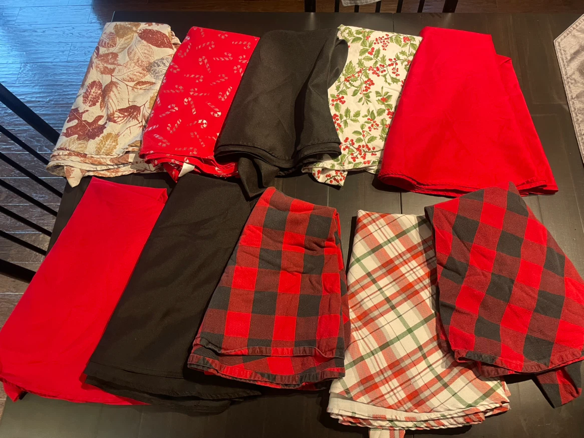 Set of 10 Assorted Table Linens