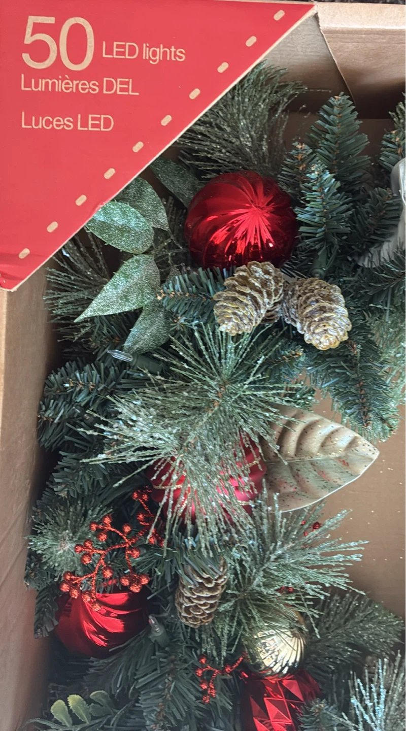 New CG Hunter 30-inch Pre-lit LED Christmas Wreath - photo 2
