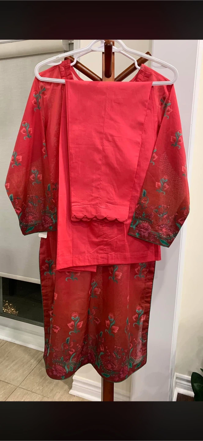 Red Embroidered Shalwar Kameez Suit - photo 3