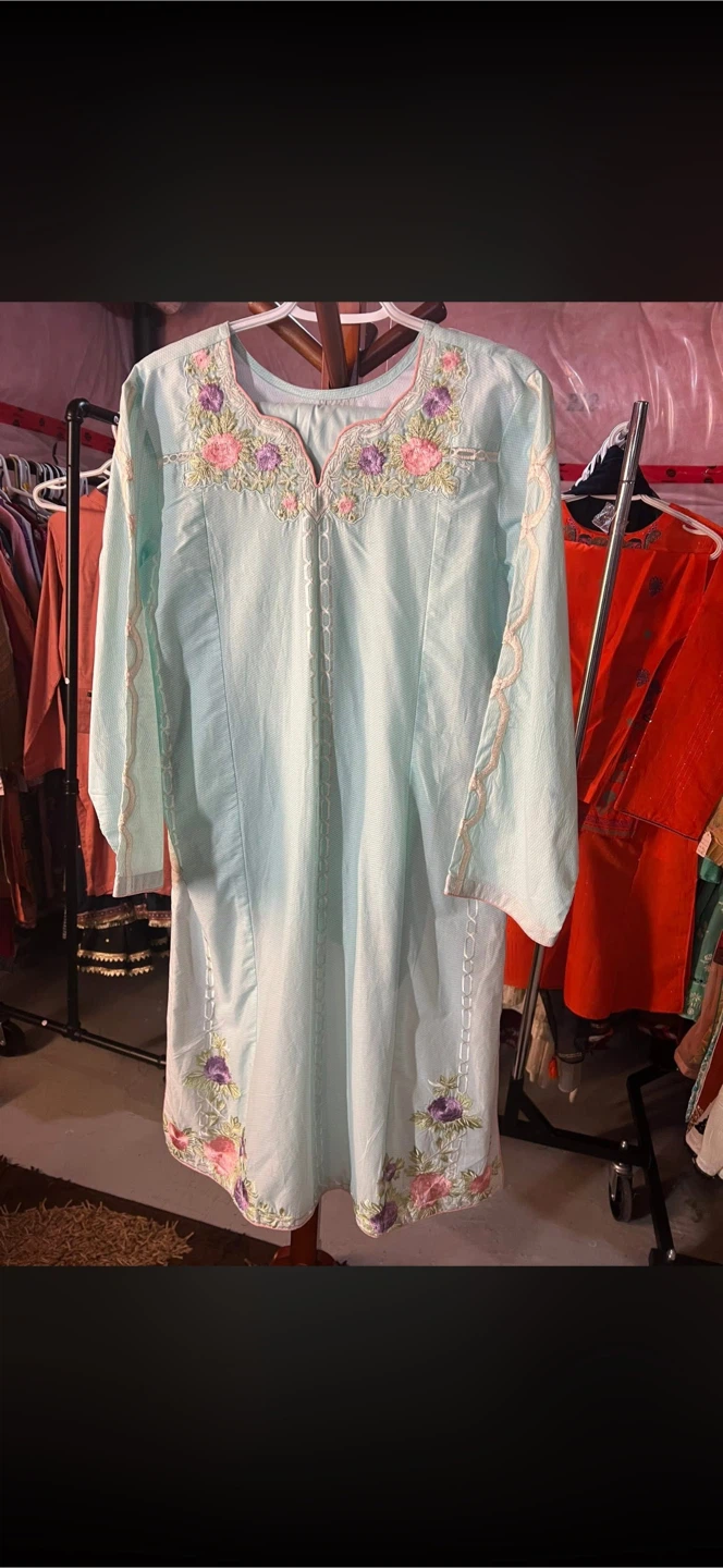 Pastel Blue Embroidered Kurta Set by sana safinaz brand - photo 3