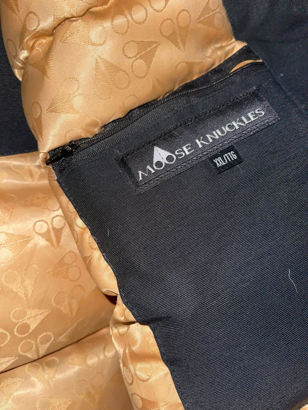 Moose Knuckles Winter Jacket XXL - photo 4