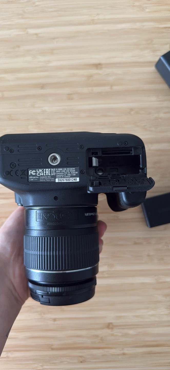 Canon EOS Rebel T7 + 2 Canon Lenses — Camera Bundle - photo 4