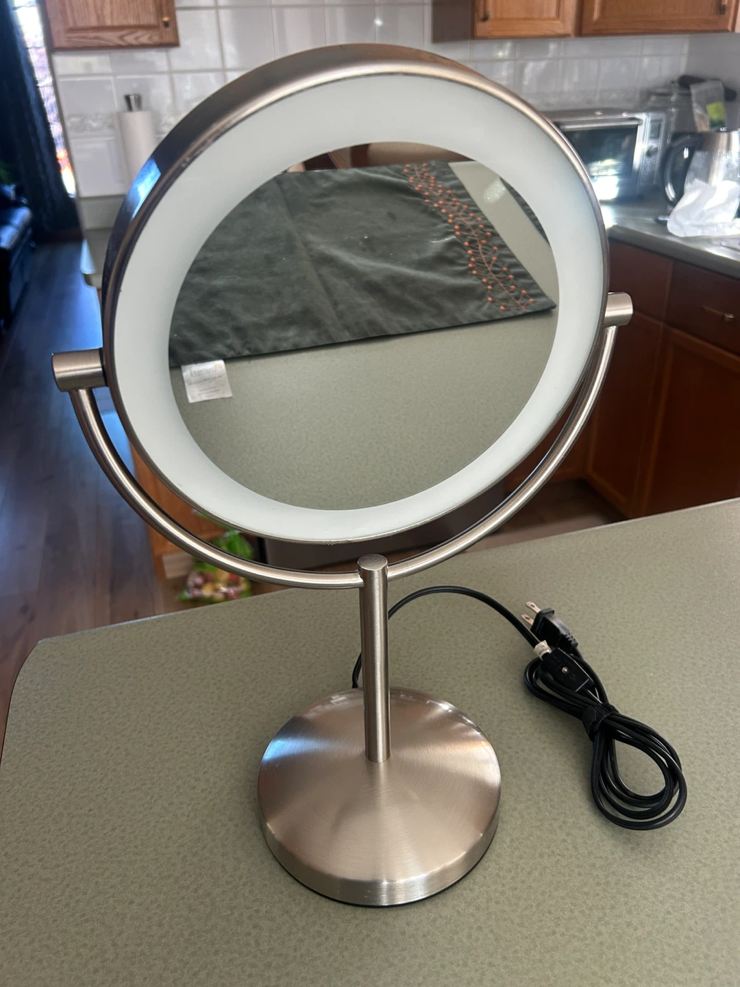 Lighted Vanity Mirror - photo 2