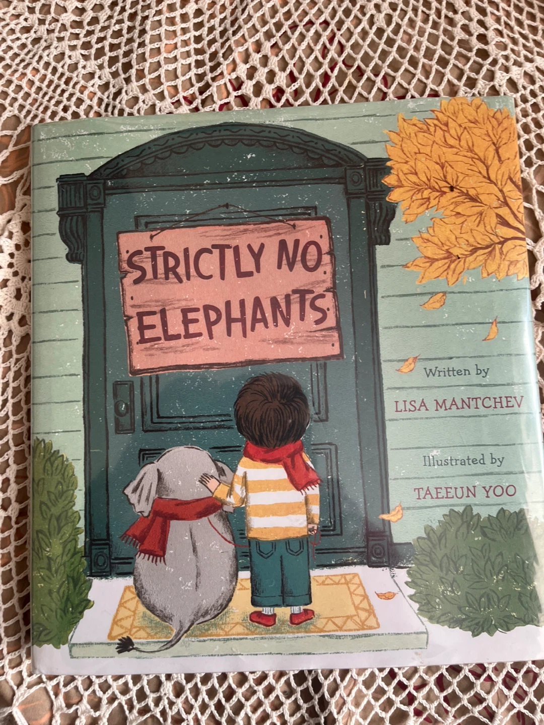 Strictly No Elephants by Lisa Mantchev