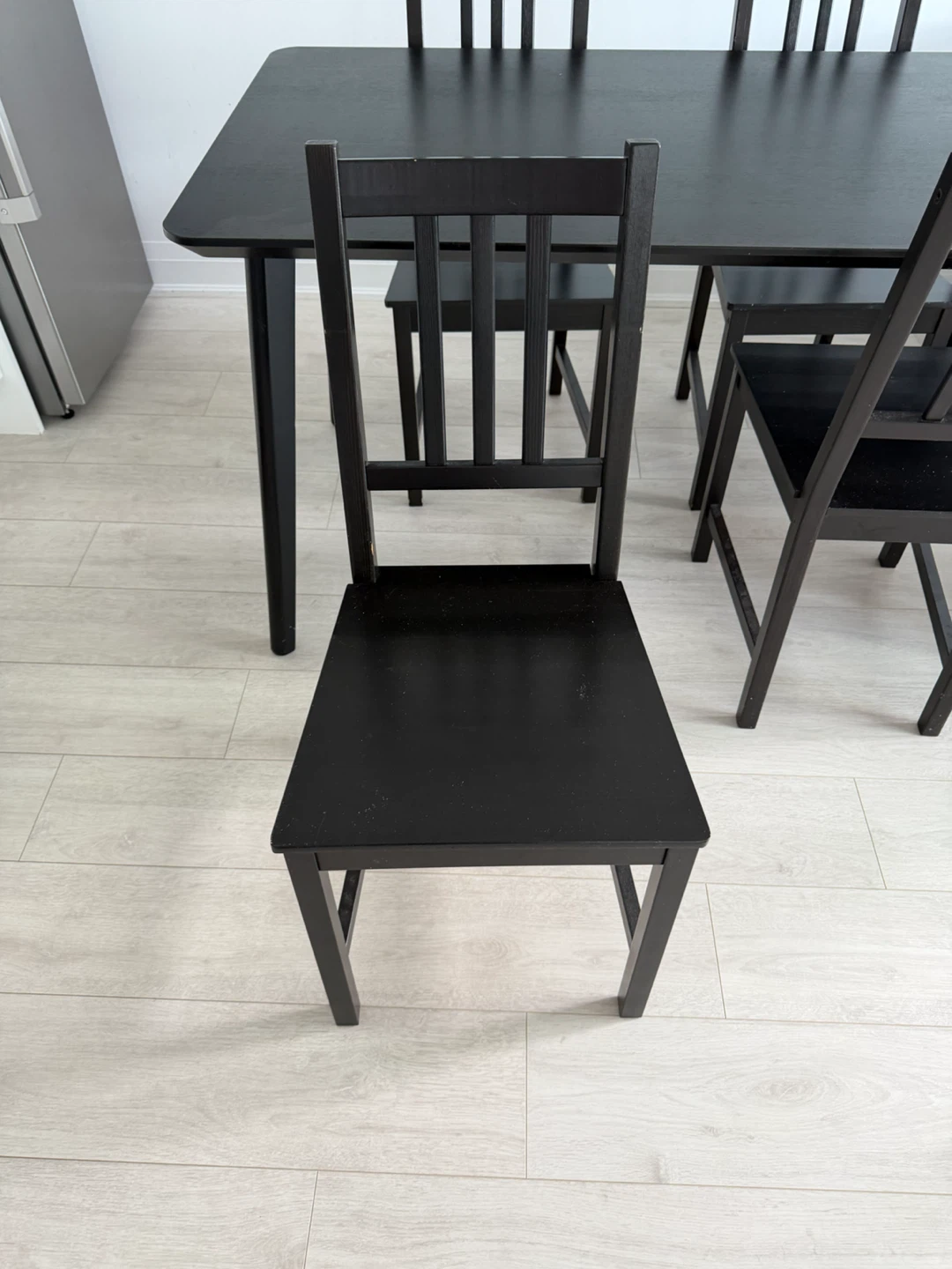 MOVING SALE.Dining Table and 4 Chairs Set- available from Monday - photo 2