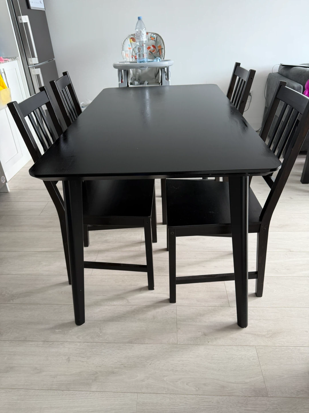 MOVING SALE.Dining Table and 4 Chairs Set- available from Monday - photo 4