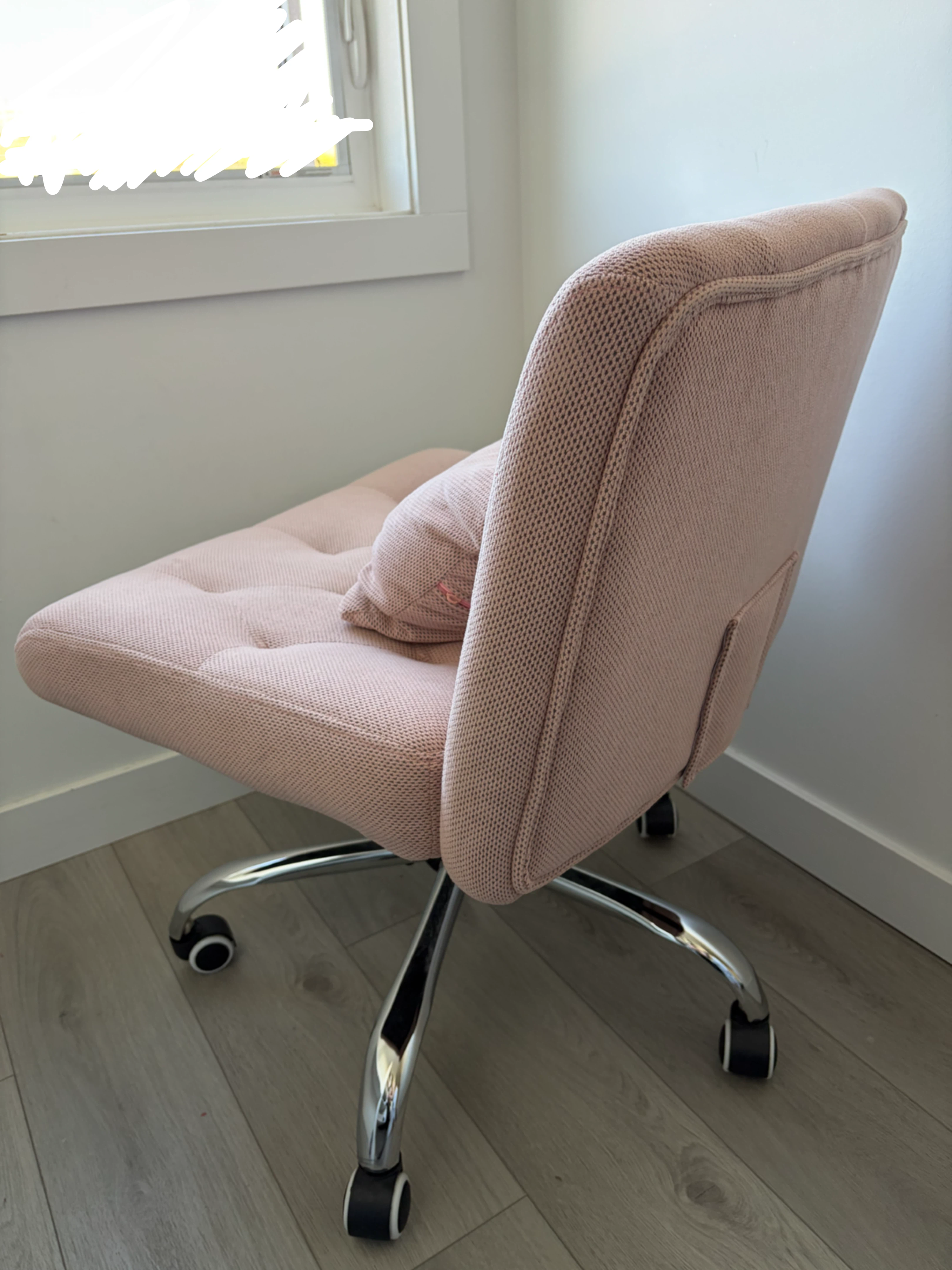 Pink chair - photo 2