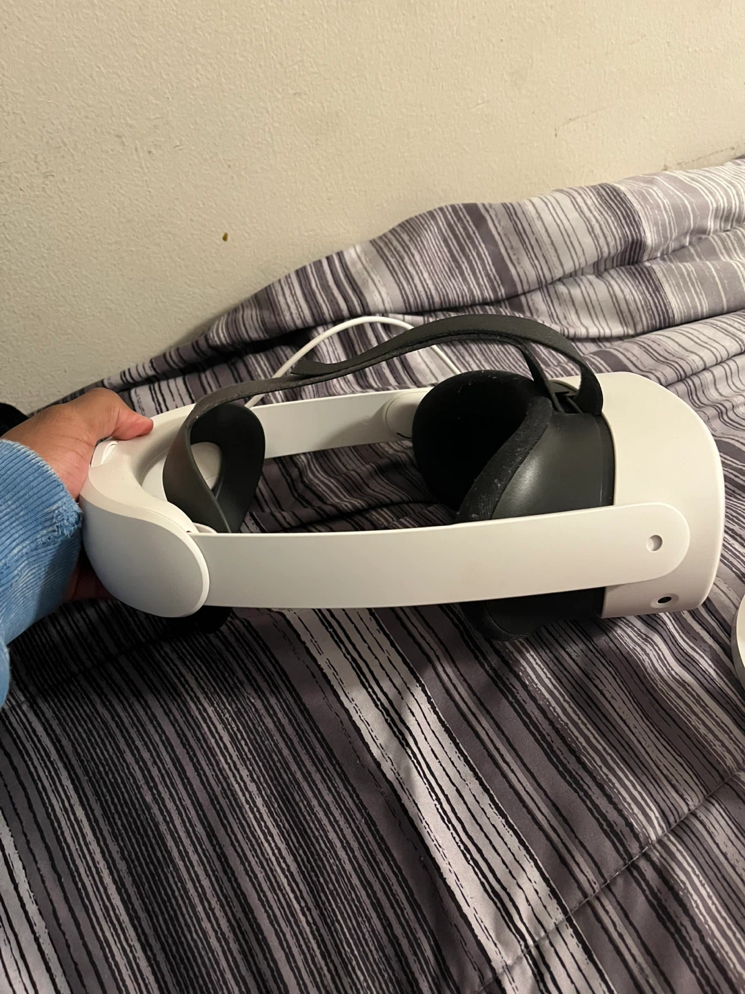 Meta Quest 3S 128GB Bundle + Elite Strap & Charging Dock - photo 5