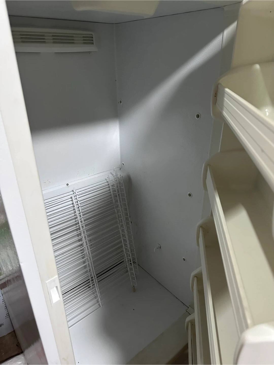 Frigidaire Upright Freezer - photo 4
