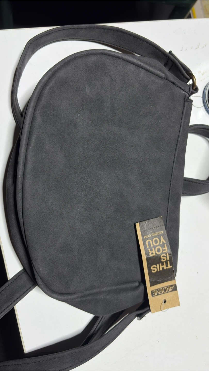 Ardene grey faux suede crossbody bag - photo 3