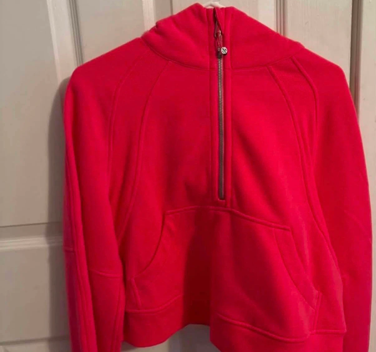 Lululemon scuba size Xs/s lipgloss hoodie tags on