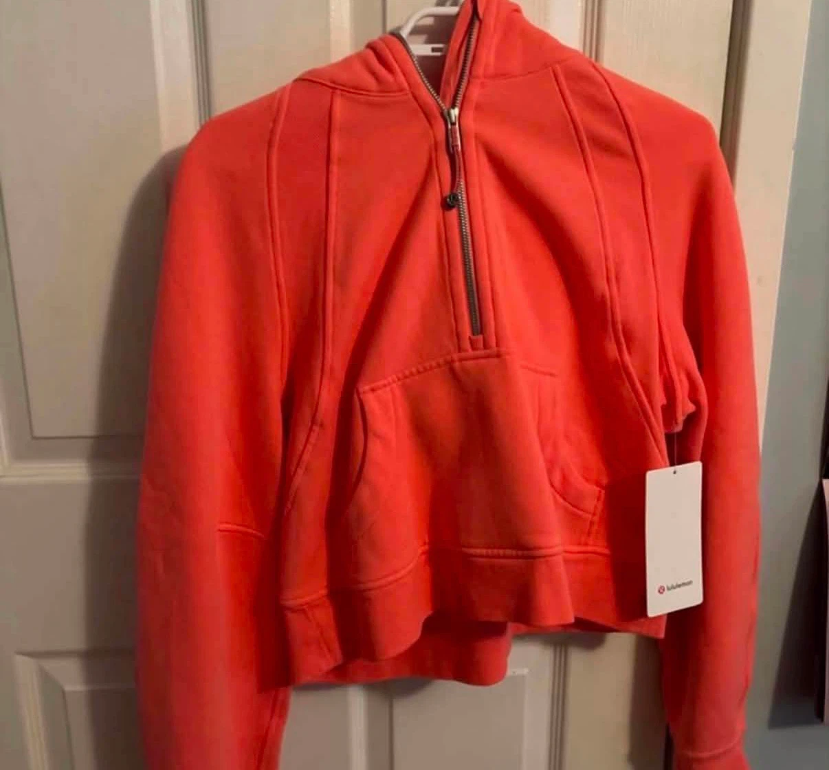 Lululemon scuba size Xs/s raspberry cream hoodie tags on