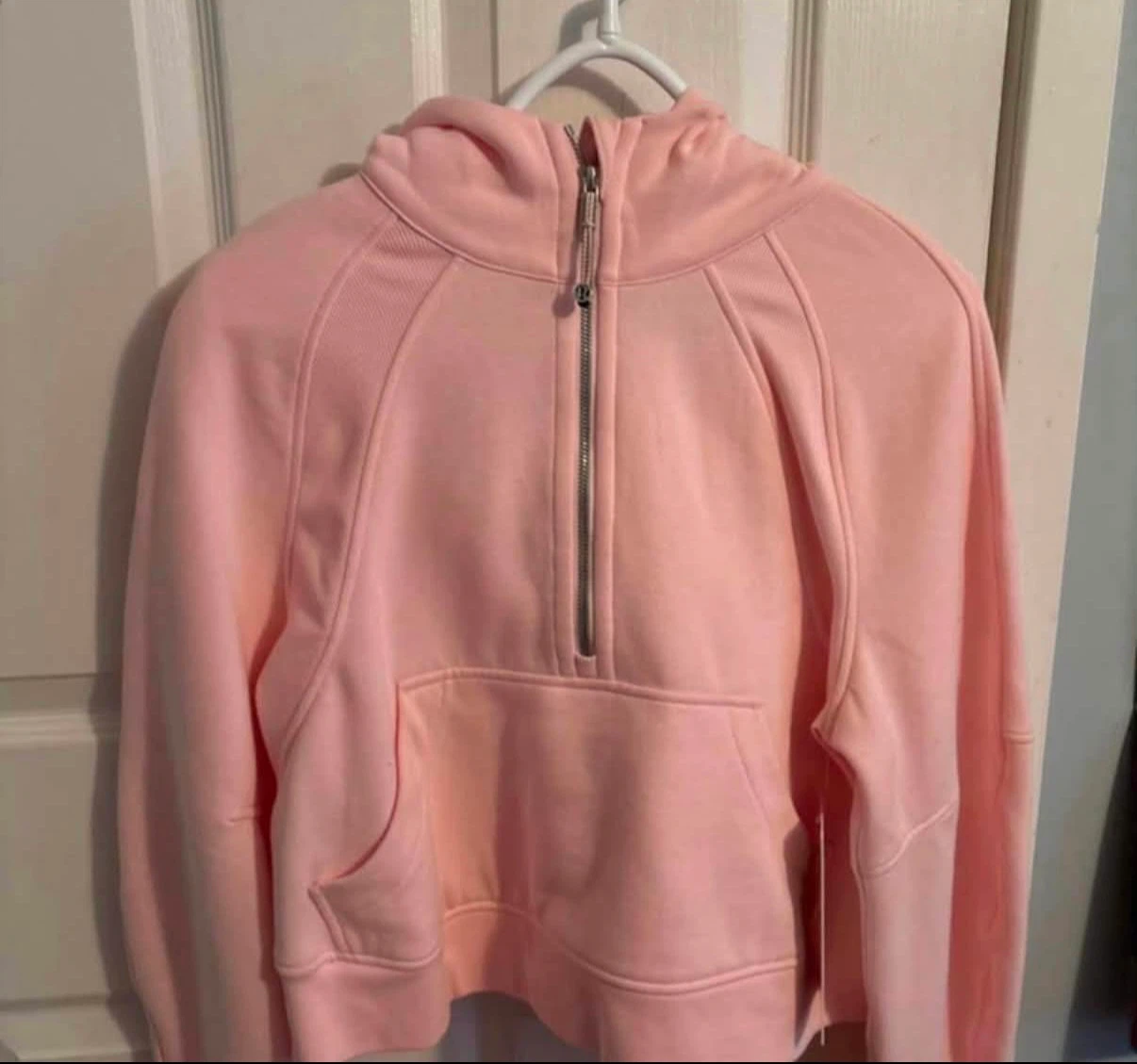 Lululemon scuba size Xs/s strawberry milkshake hoodie tags on