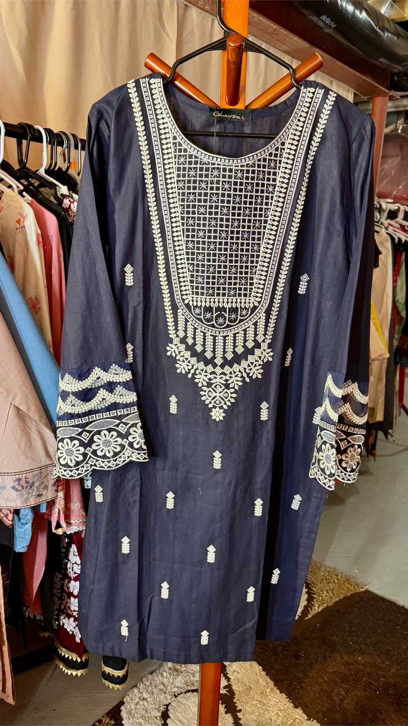 Ghausia Navy Embroidered Kurta Set - photo 2