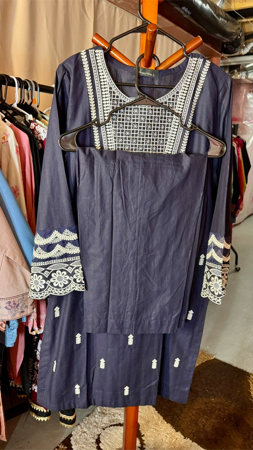 Ghausia Navy Embroidered Kurta Set - photo 3
