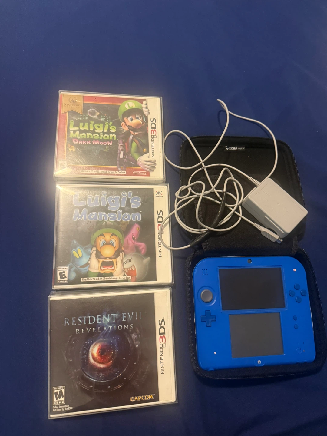 Nintendo 2DS Blue Console with 3 Games and Charger
