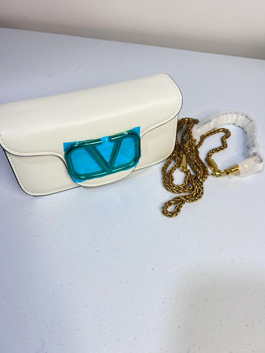 Valentino Garavani White VLogo Chain Clutch - photo 4