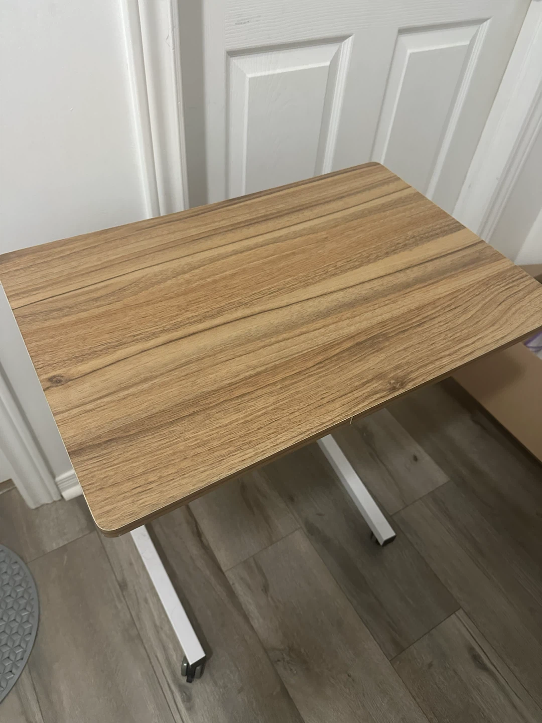 Height adjustable Table mate