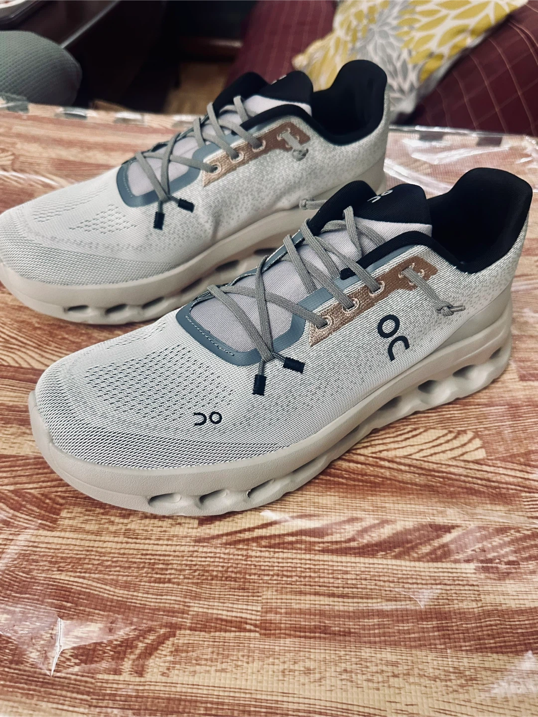 On Running Cloud Shoes Size 10 - photo 3