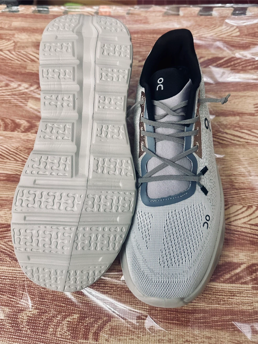 On Running Cloud Shoes Size 10 - photo 5