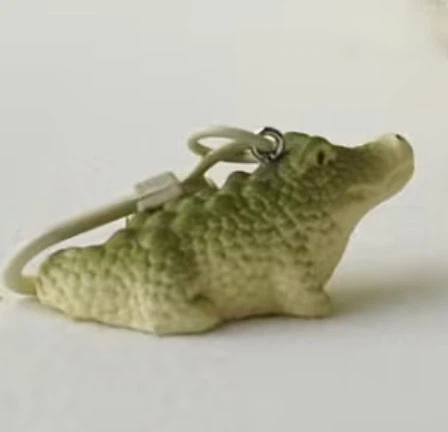 Two Small Alligator Keychains - photo 5