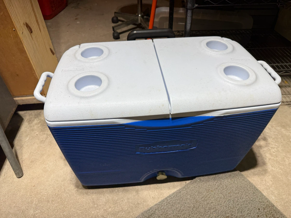 Rubbermaid Blue and White Cooler
