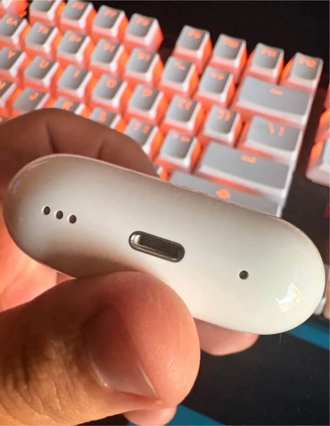 Apple AirPods Pro (2nd Generation) – Excellent Condition - photo 3