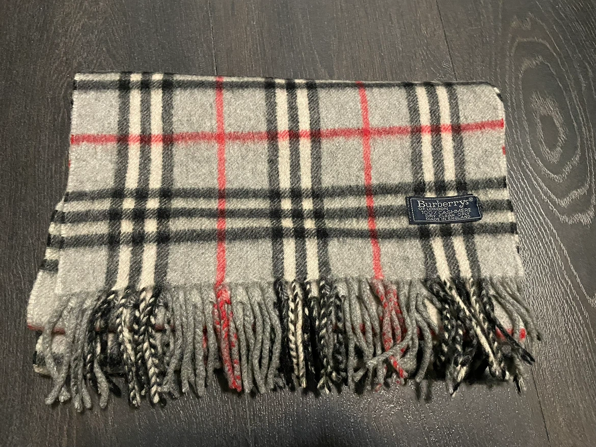 Burberrys of London Cashmere Scarf - photo 2