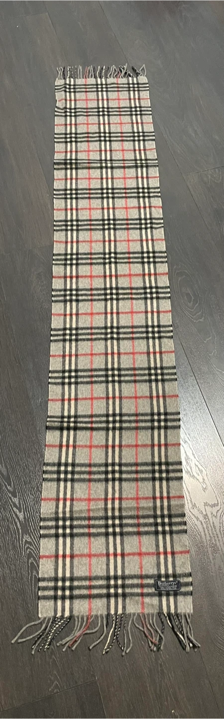 Burberrys of London Cashmere Scarf - photo 3