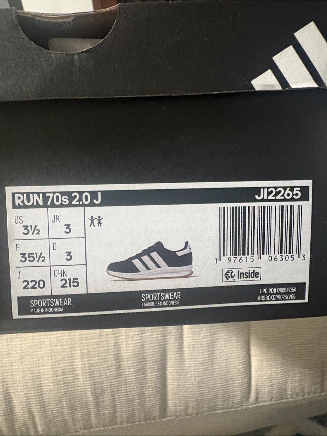 Adidas Run 70s 2.0 Shoes Size 3.5 - photo 3