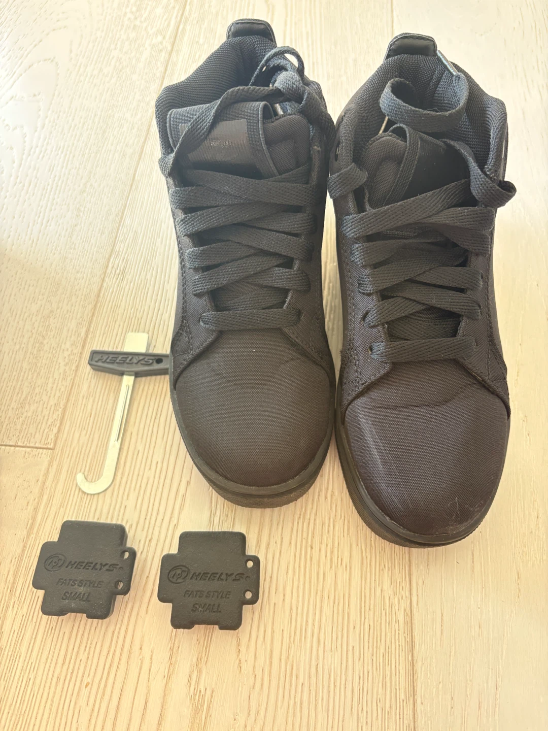 Heelys Black Wheeled Shoes - photo 2