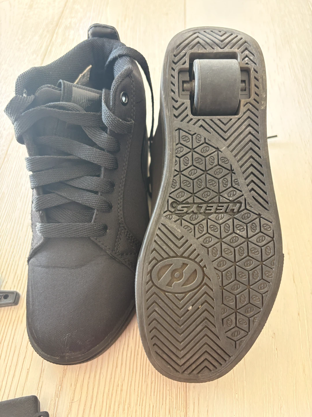 Heelys Black Wheeled Shoes - photo 3
