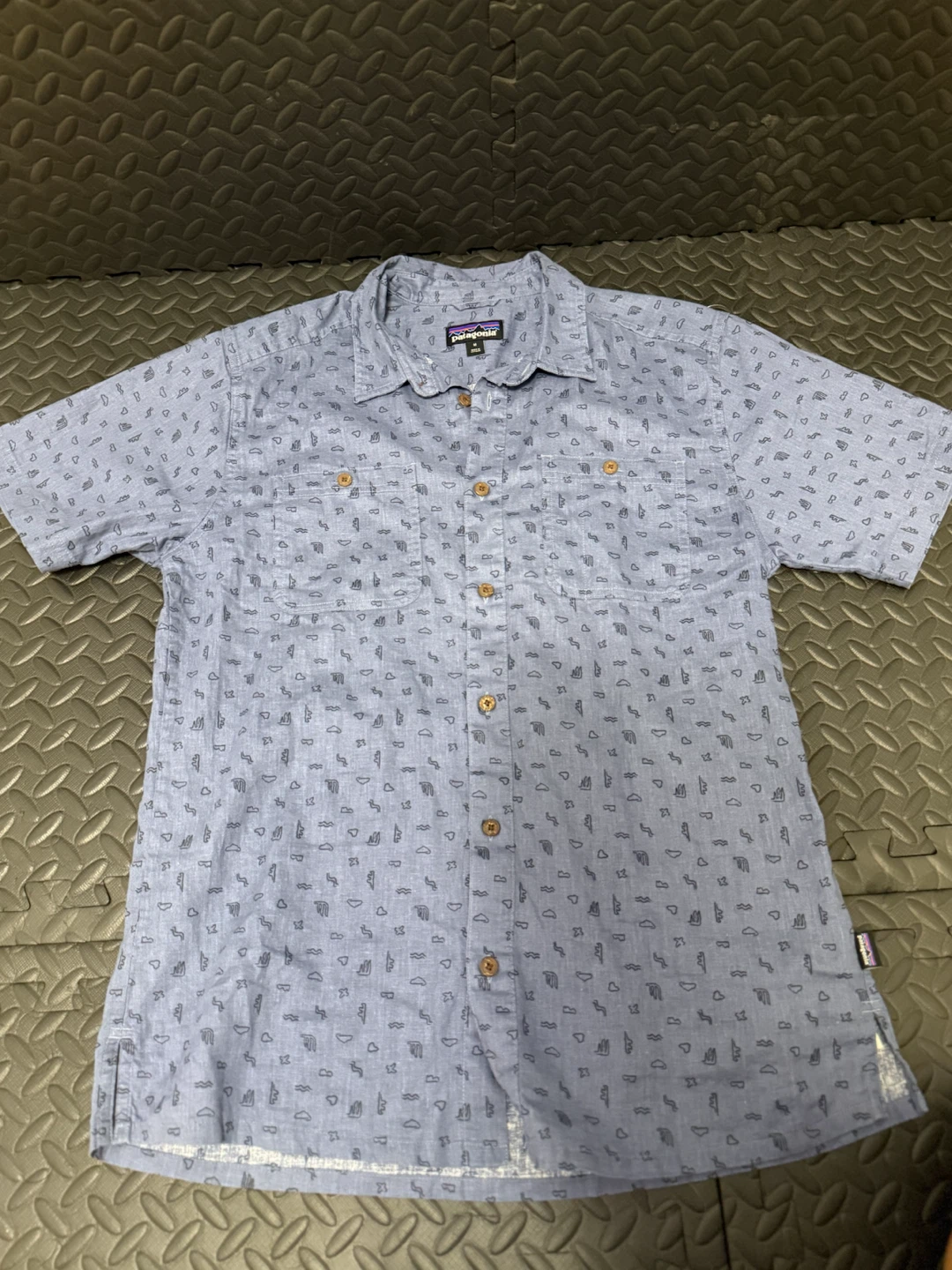 Patagonia Men's Short Sleeve Shirt - Medium - photo 2