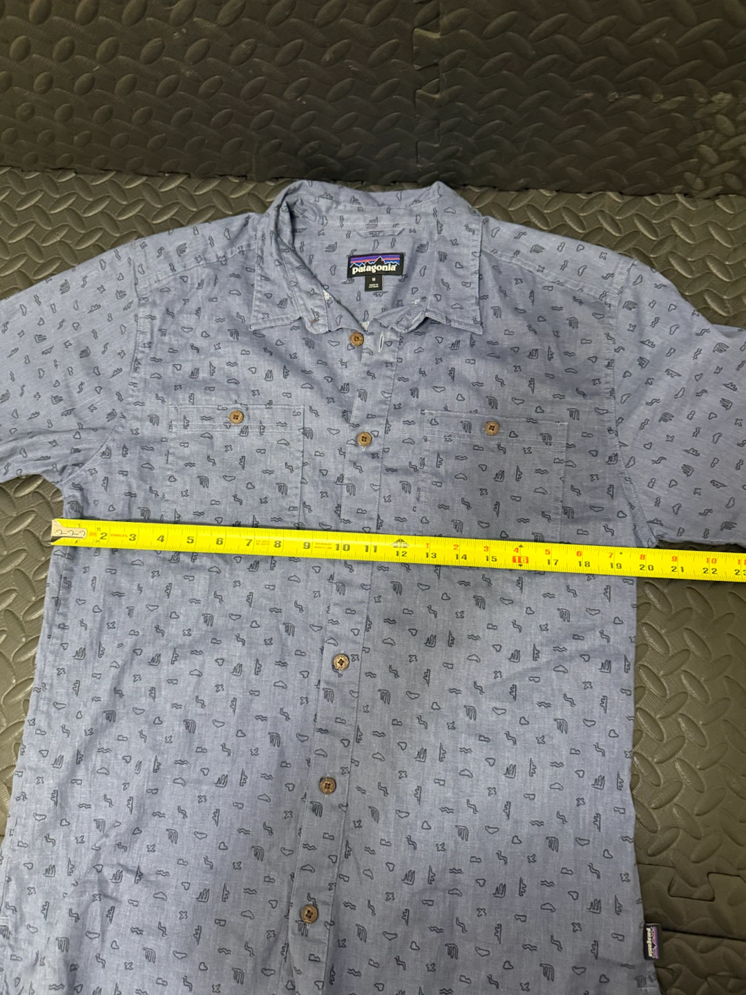Patagonia Men's Short Sleeve Shirt - Medium - photo 4