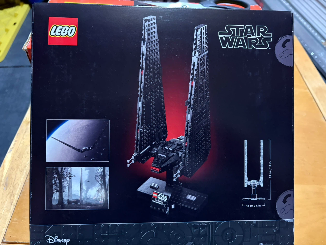 LEGO Star Wars Kylo Ren's Command Shuttle 75406 - photo 2