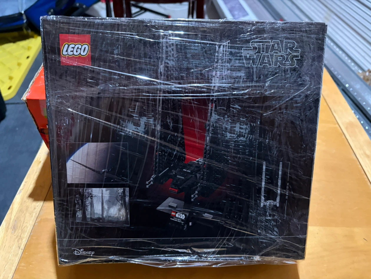 LEGO Star Wars Kylo Ren's Command Shuttle 75406 - photo 4
