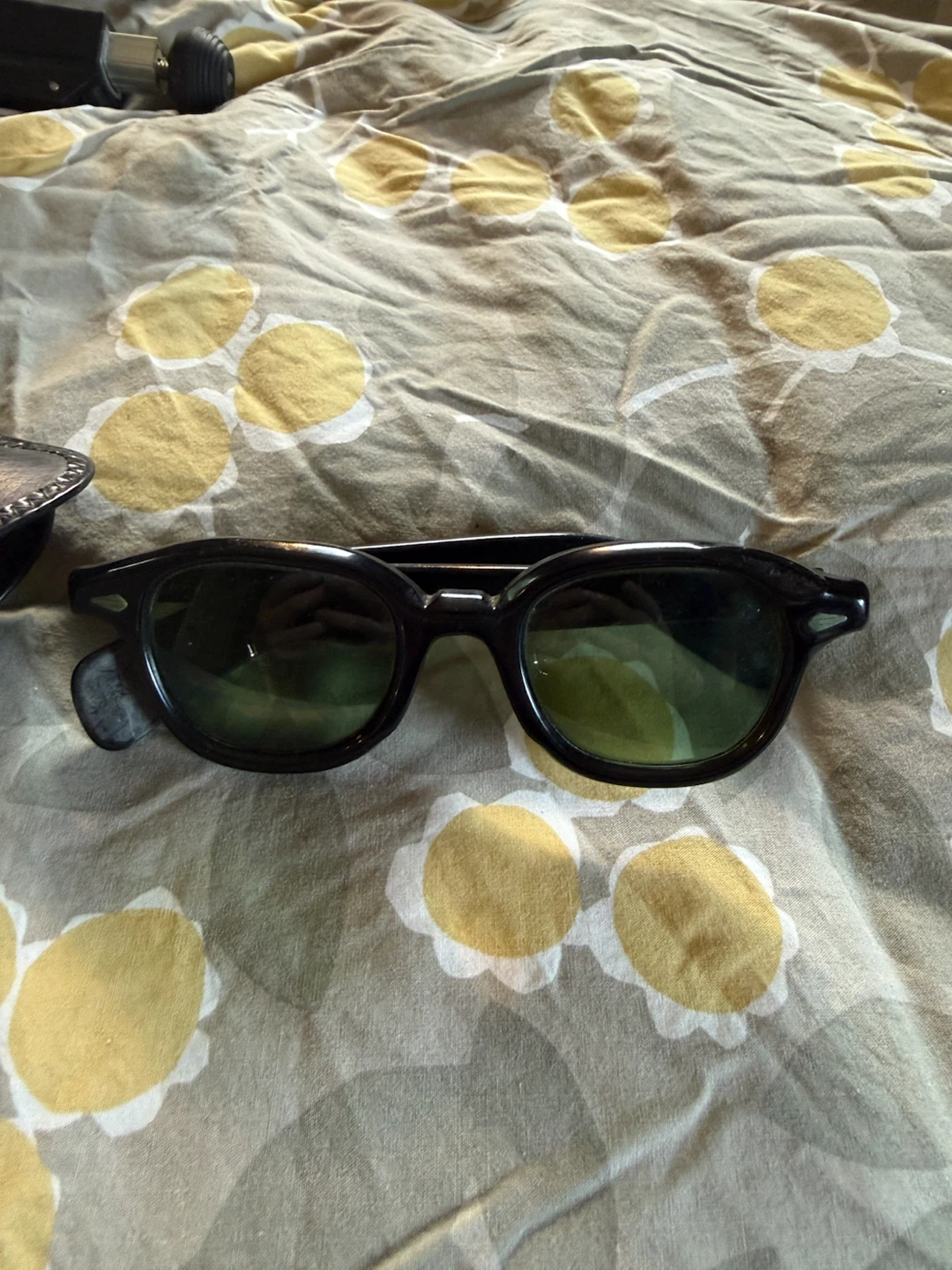 Vintage Black Frame Sunglasses - photo 2