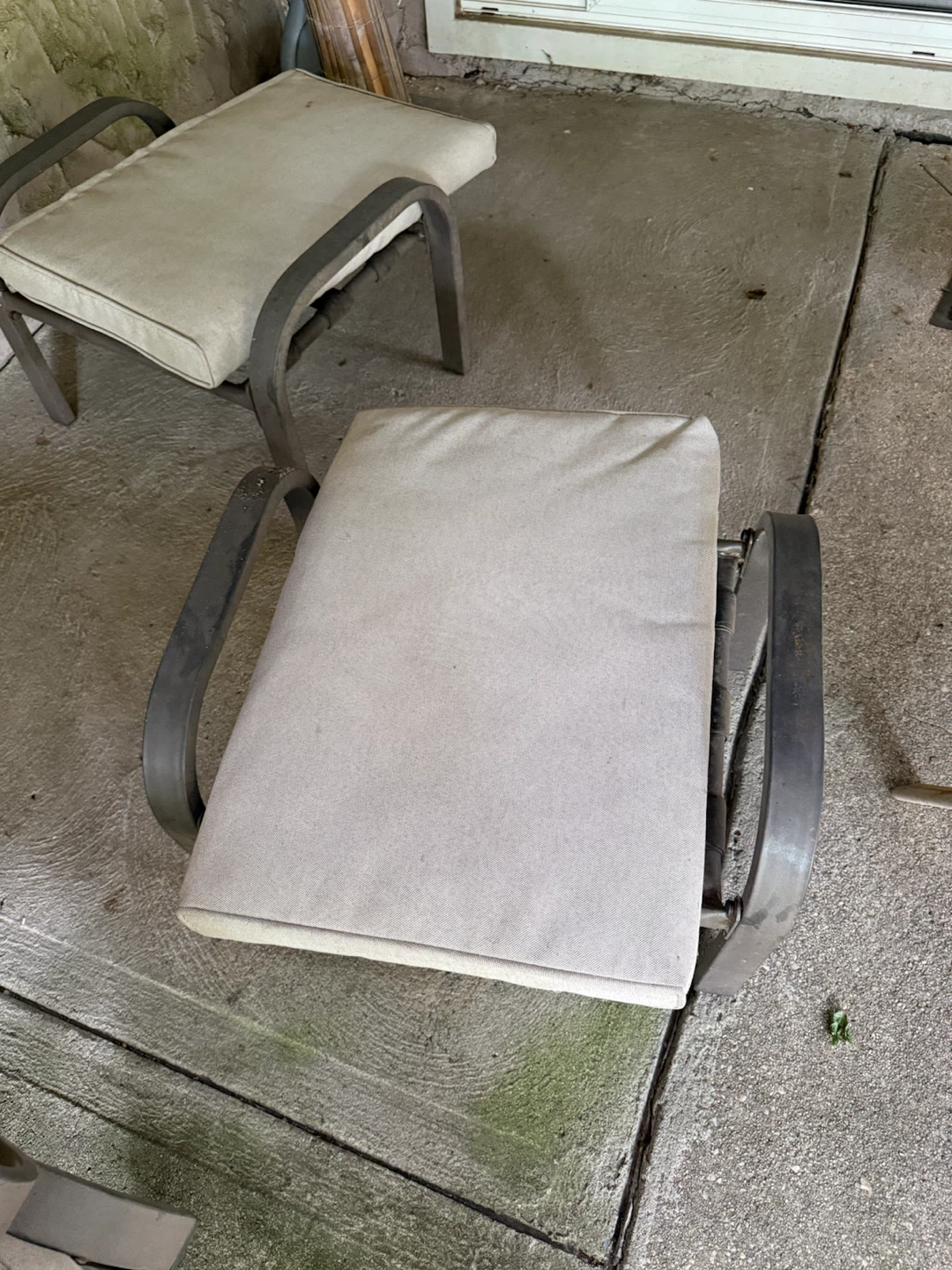 Patio Furniture Set with Chairs and Glass Table - photo 2