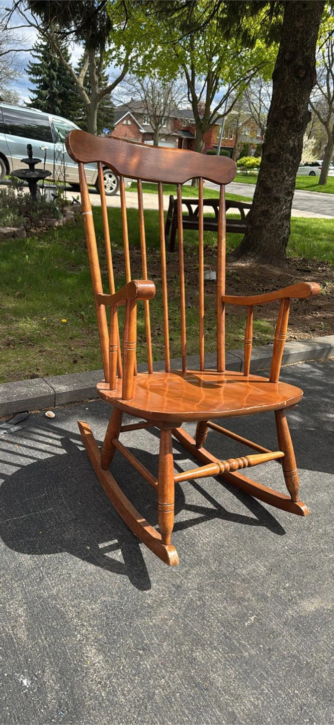 Traditional Wooden Rocking Chair - photo 4