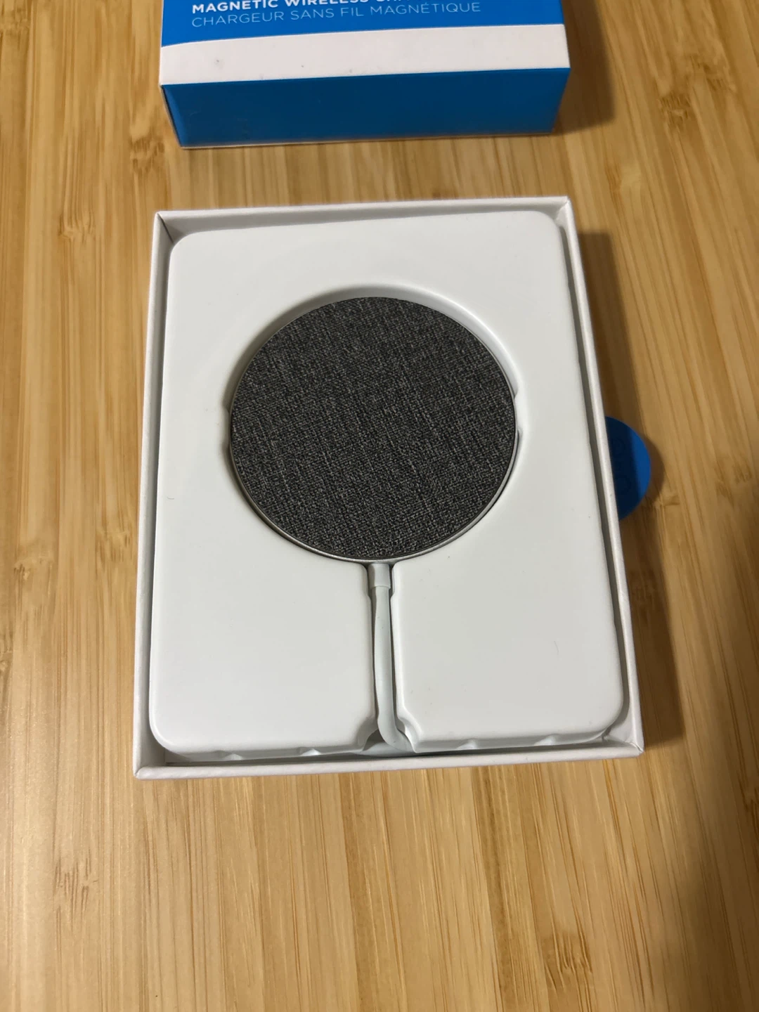 Magnetic wireless charger - photo 3
