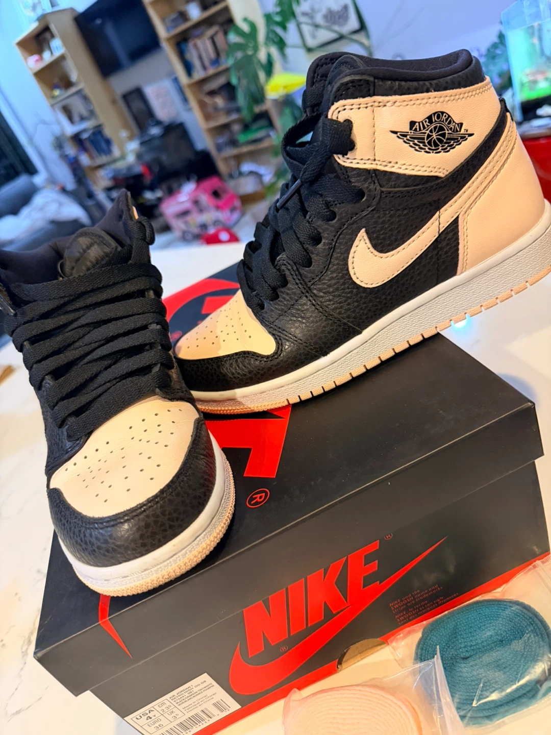 Nike Air Jordan 1 Retro High OG GS Crimson Tint - photo 3