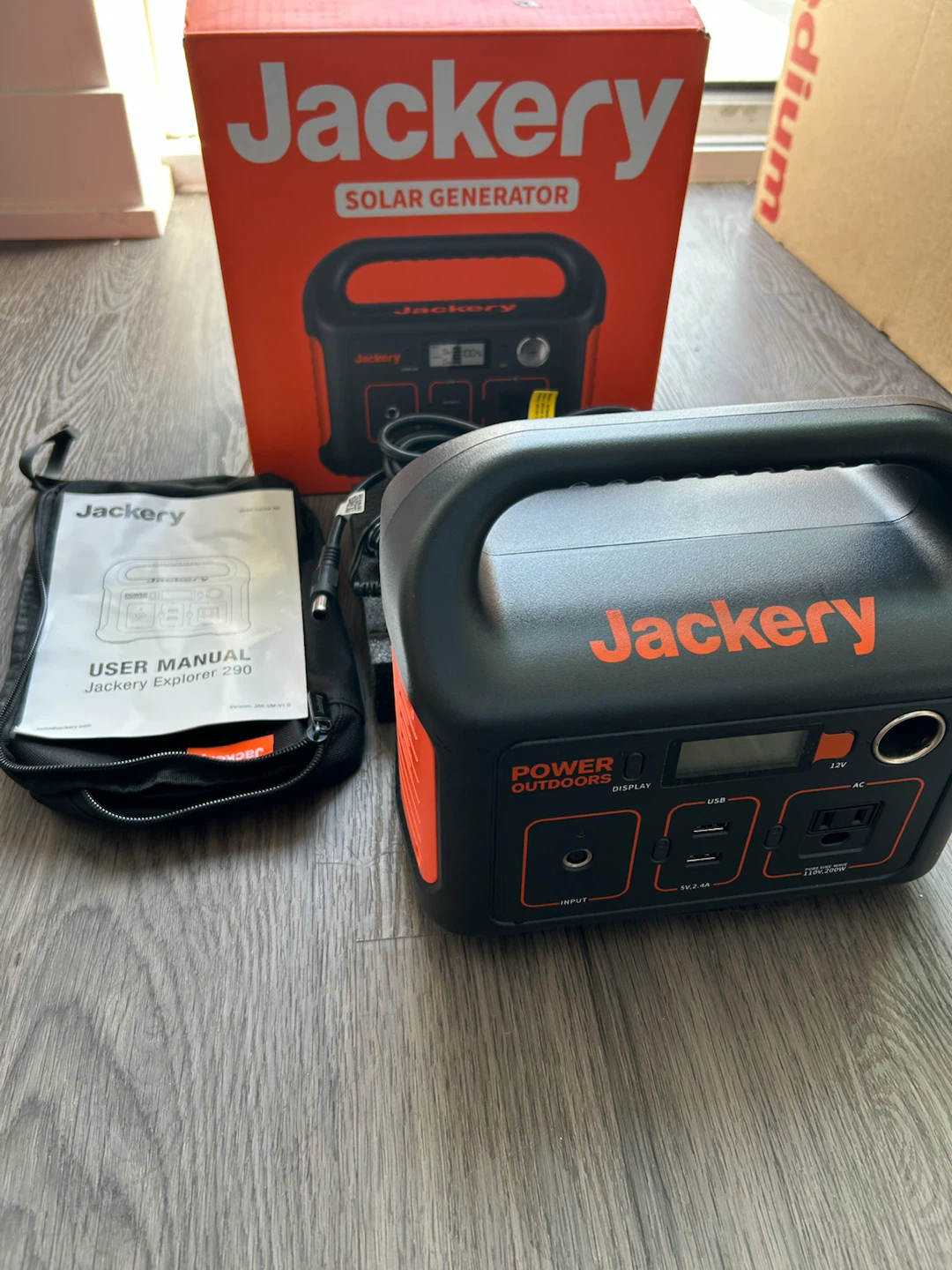 Jackery Portable Power Station (Explorer 290 290Wh)