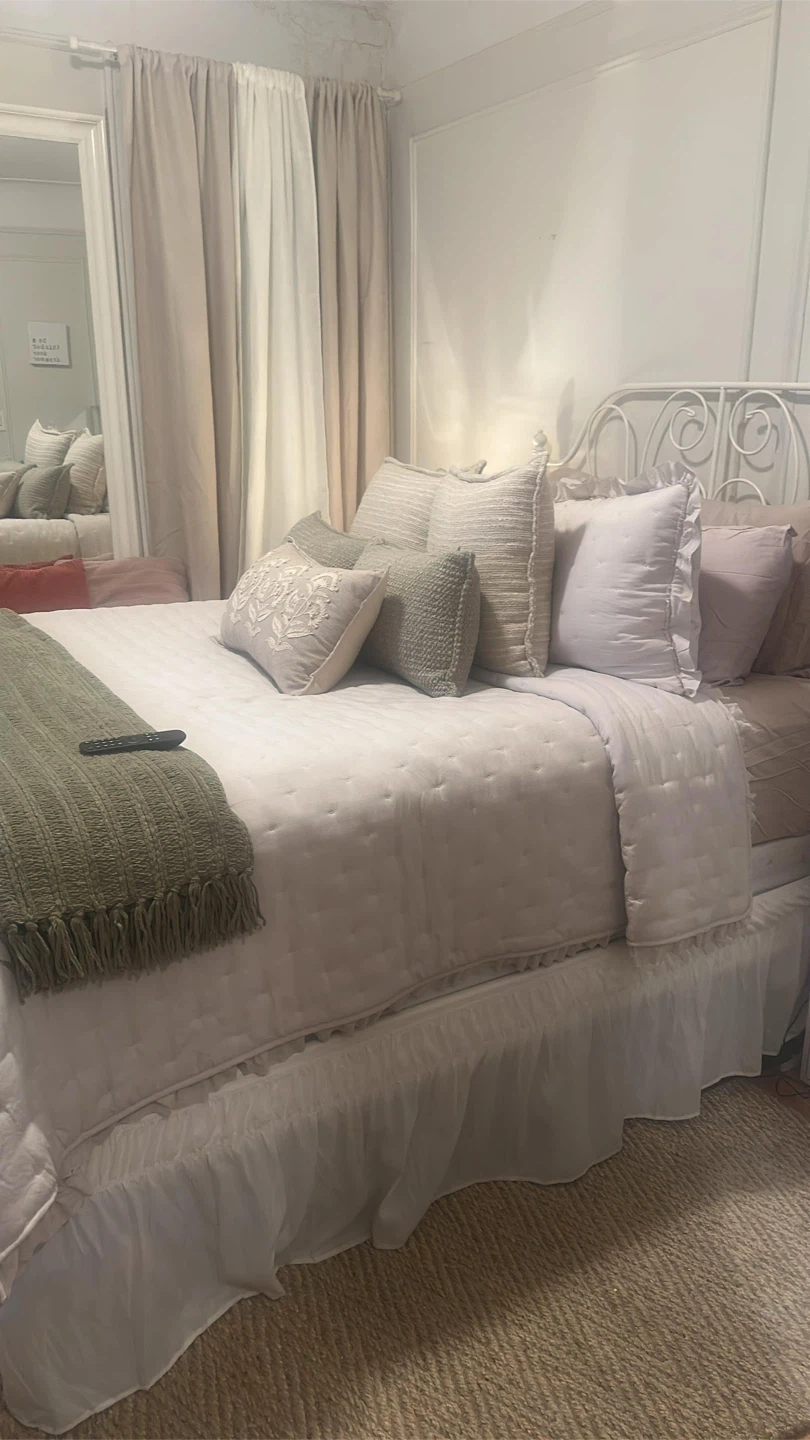 White Metal Queen Bed Frame - photo 2