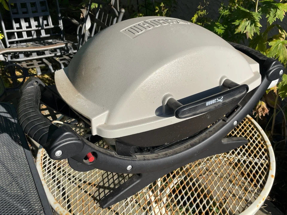 Weber Q100 Portable BBQ - photo 3
